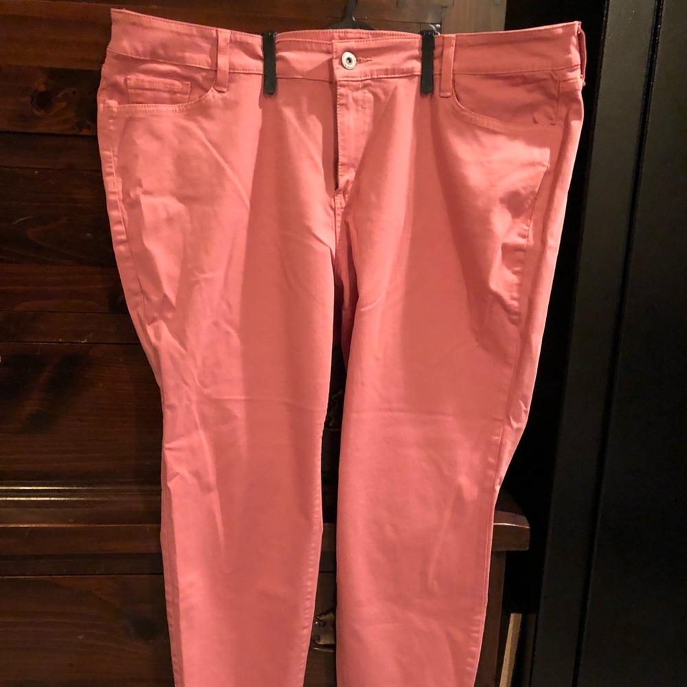 Arizona plus size coral/peach “skinny” pants!